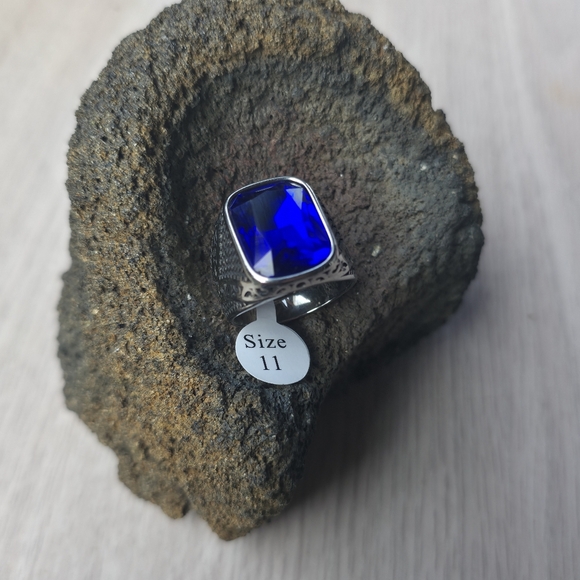 New Stainless Steel Men's Ring With Cubic Zirconia Stone Size 11 - Picture 8 of 8